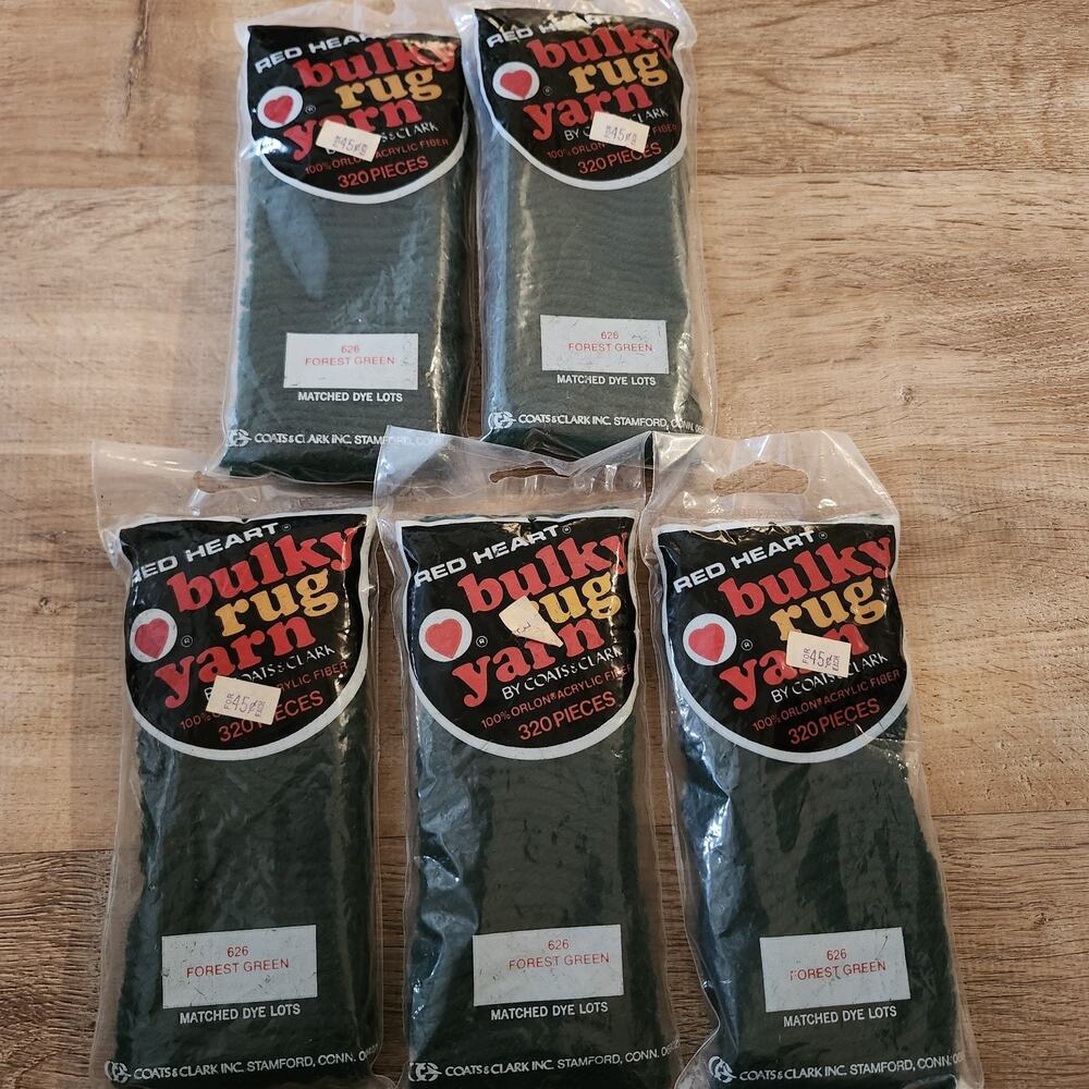 Vtg Red Heart Latch Hook Bulky Rug Yarn Forest Green 626 NOS 5pkgs of 320pcs